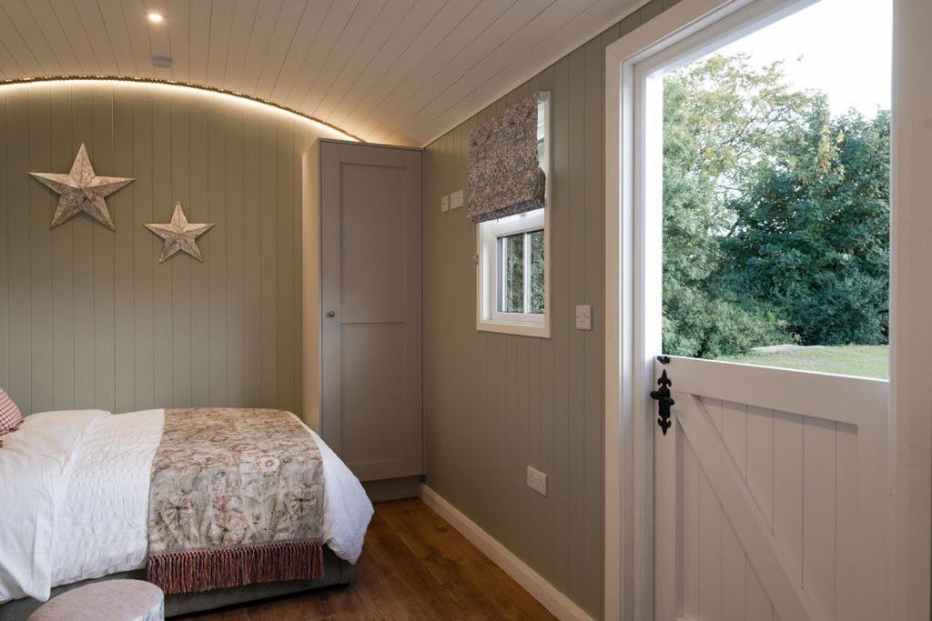 Barfield Shepherds Hut Марафелт Екстер'єр фото